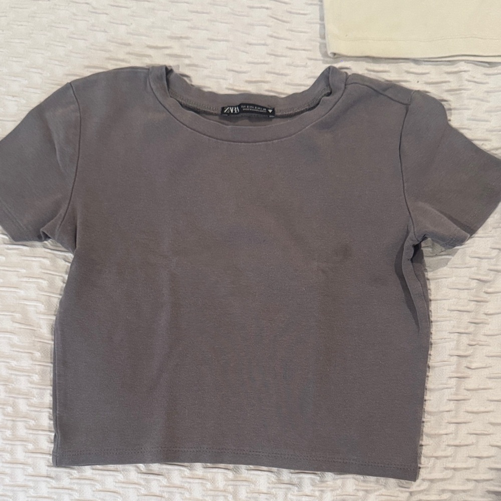 Zara Cropped Tops - Picture 4 of 4